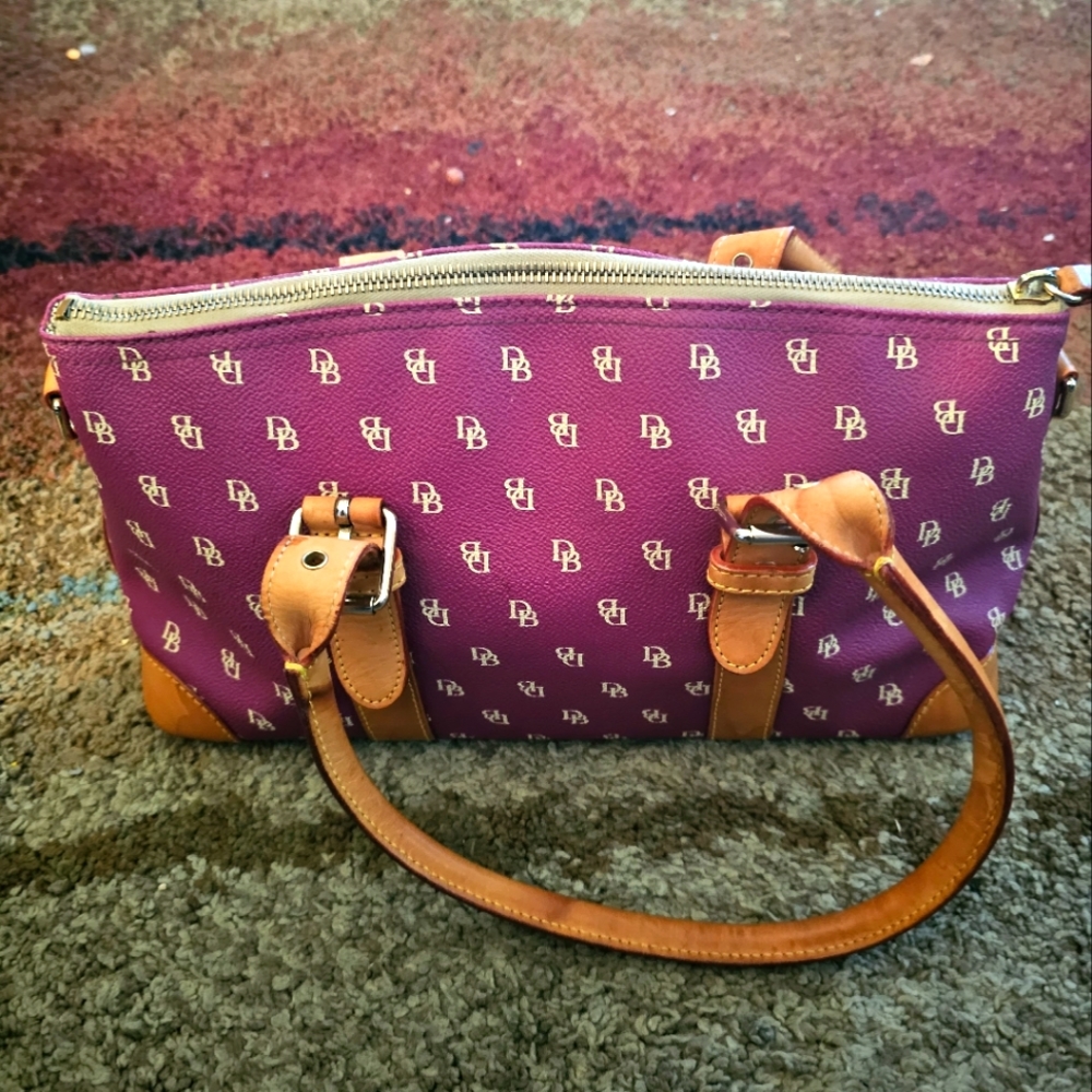 EUC VINTAGE  Dooney & Bourke Satchel